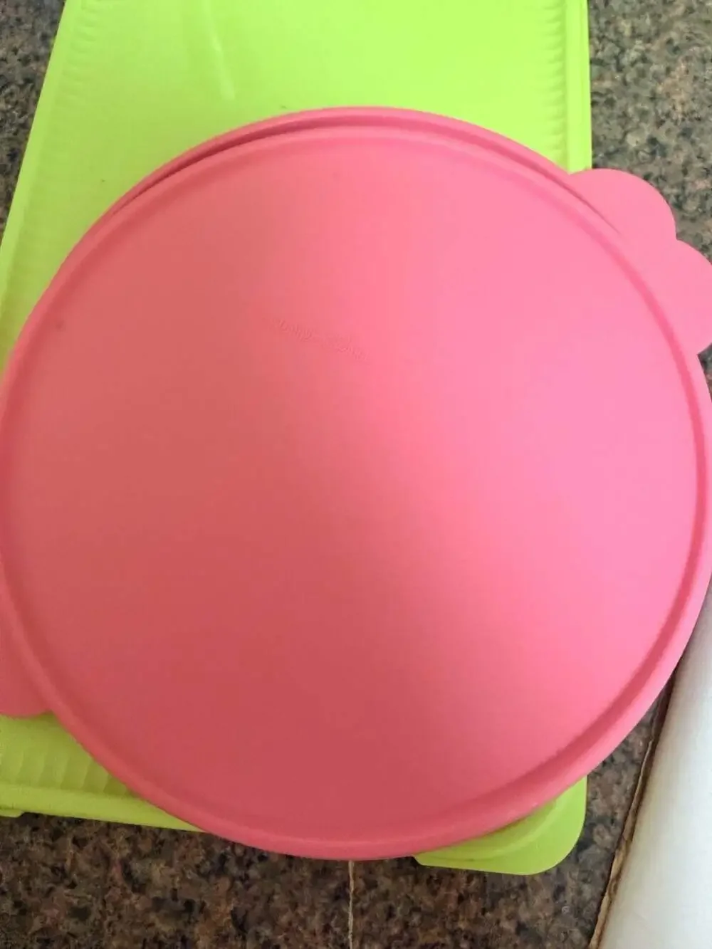 Tupperware Replacement Lids Lot Pink Butterfly Tab Lids and Green Rectangular Tr